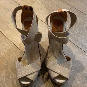 Tory Burch wedge sandal size 7 1/2